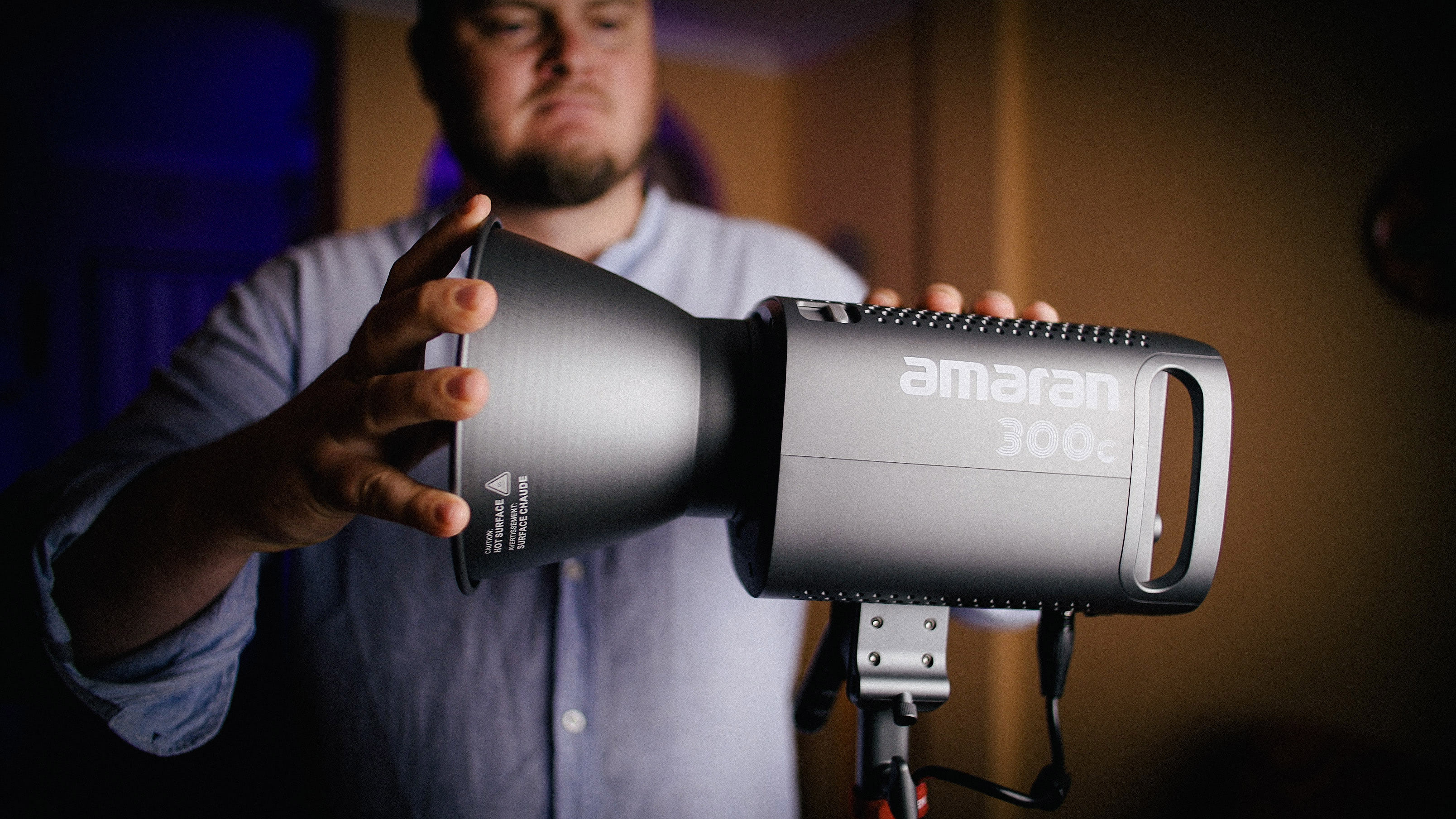 Обзор Amaran 300C. Мощный бюджетный RGBWW моноблок от Aputure. Софтбокс Amaran Light Dome Mini SE