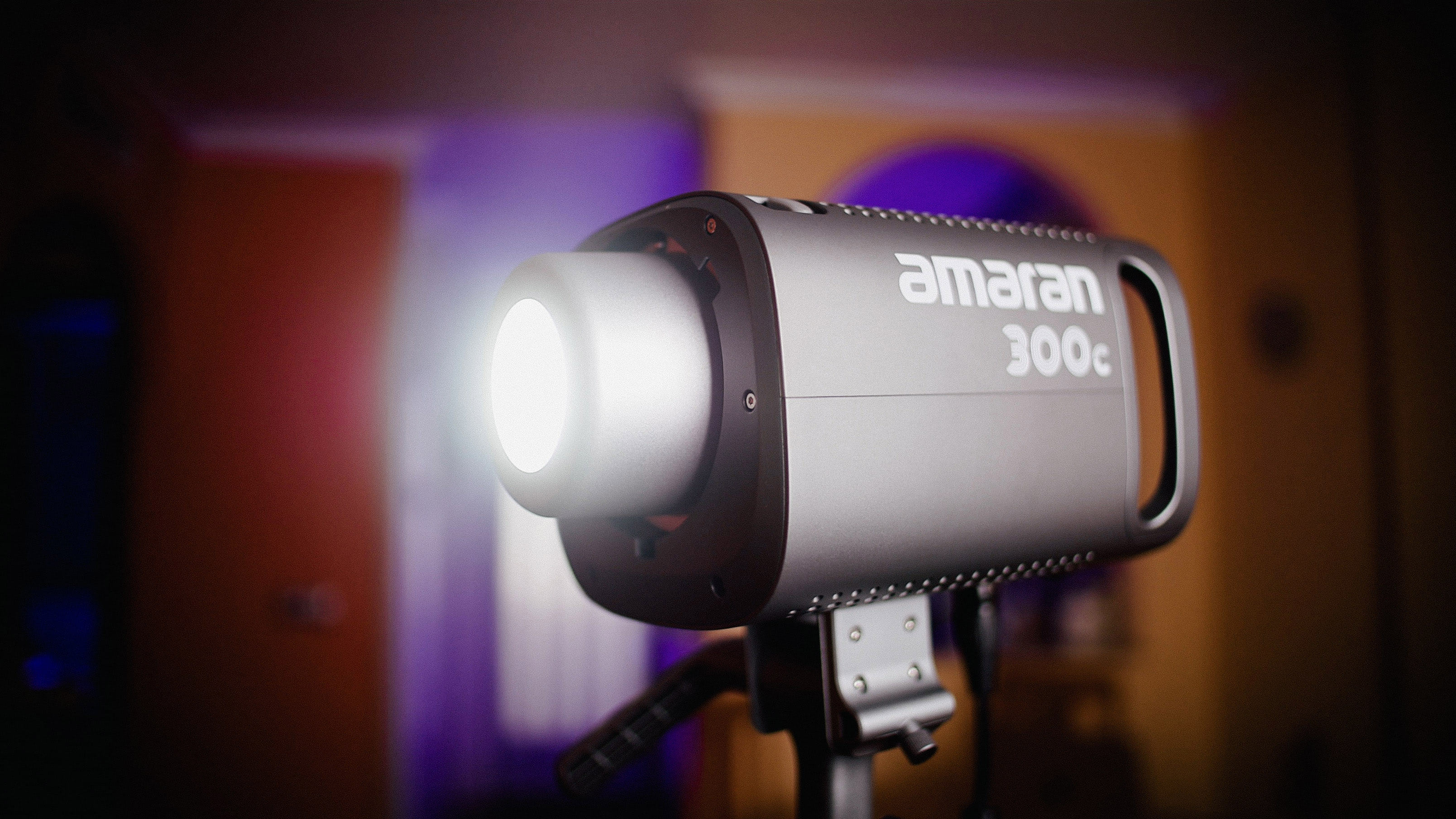 Обзор Amaran 300C. Мощный бюджетный RGBWW моноблок от Aputure. Софтбокс Amaran Light Dome Mini SE
