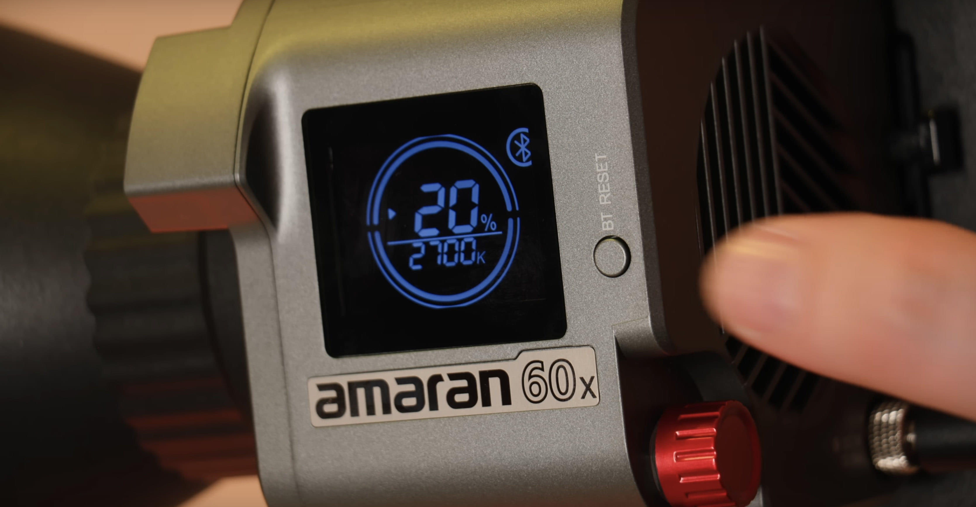 Обзор видеосвета Amaran COB 60X. Управление