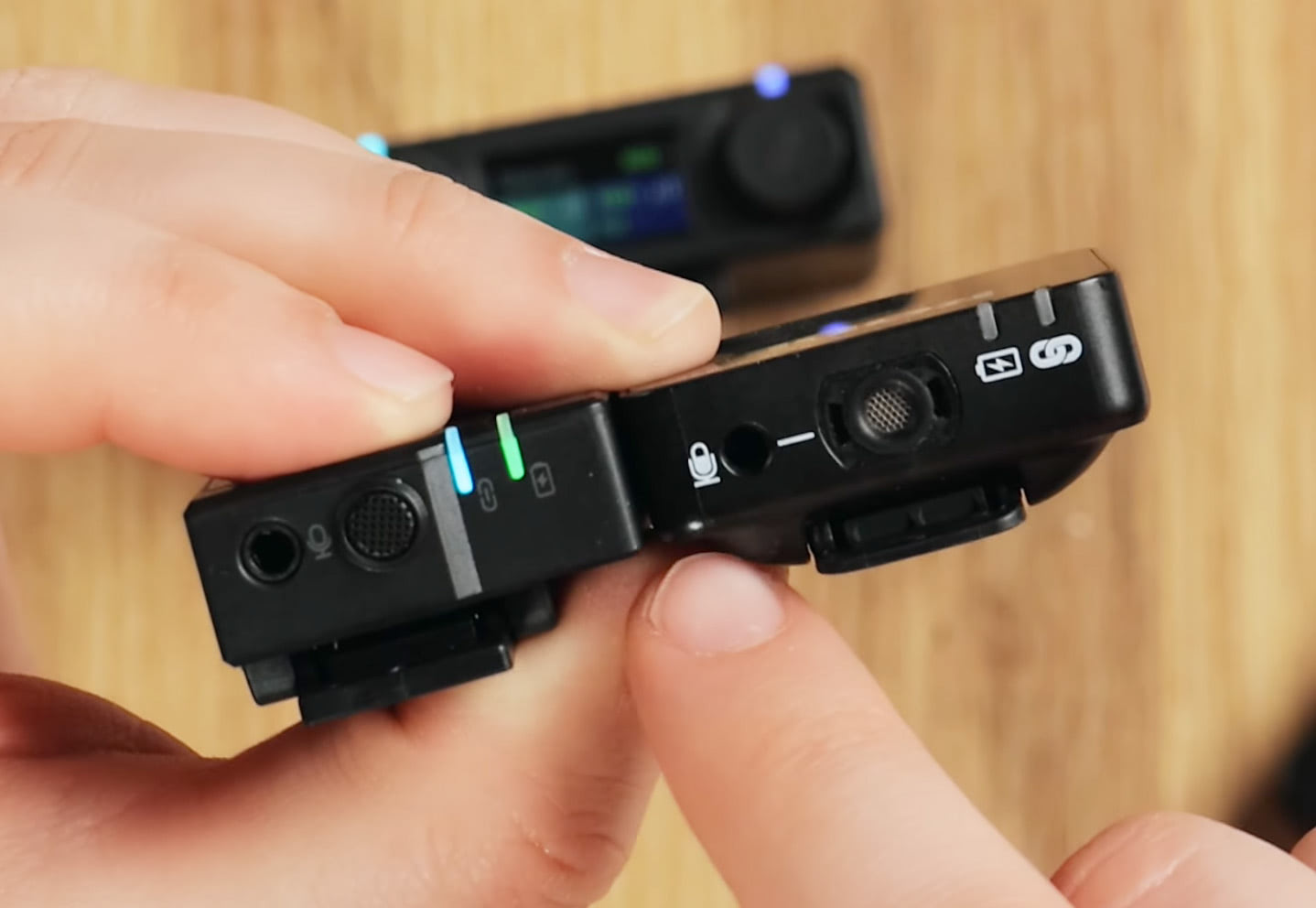 передатчик Hollyland Lark 150 и Rode Wireless Go