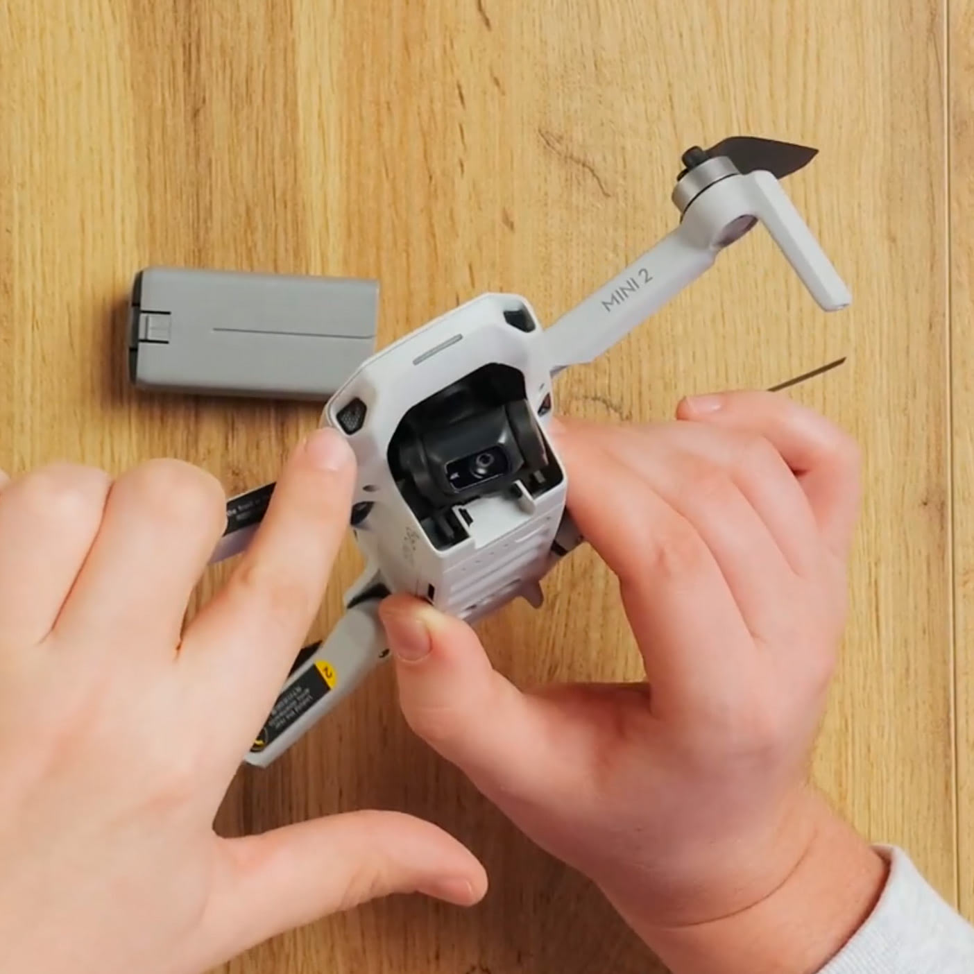 DJI Mini вентиляционные отверстия отсутствие дополнительных камер