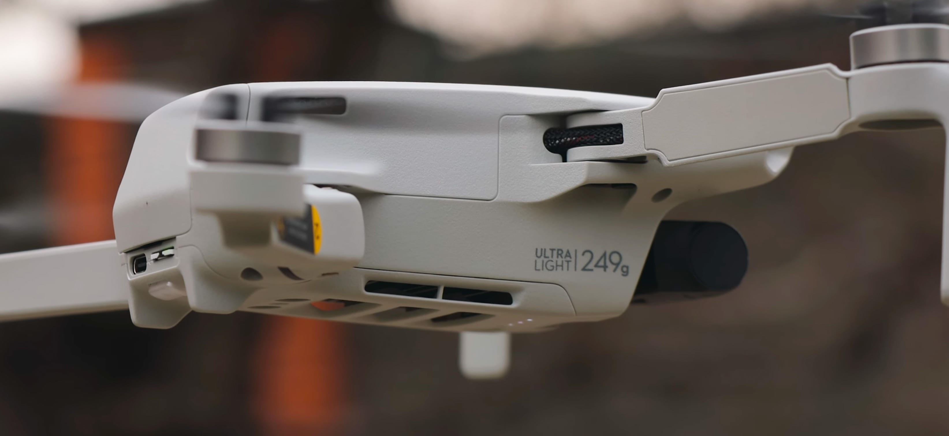 DJI Mini 2 весит 249 г